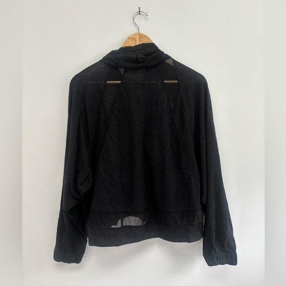 LULULEMON | in depth jacket *lace | size 6 - Picture 5 of 7